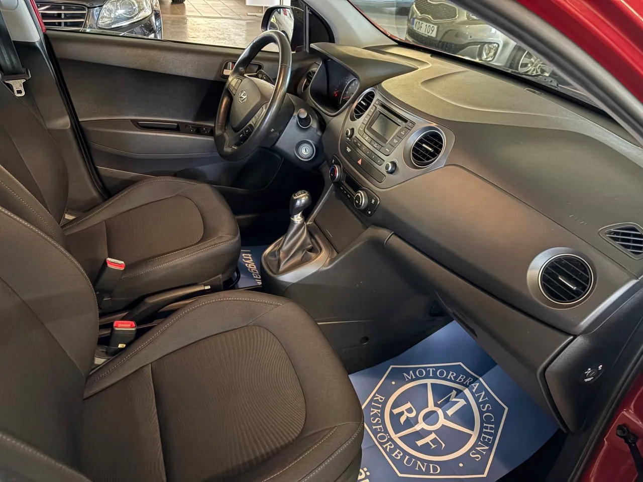 Vehicle image 5