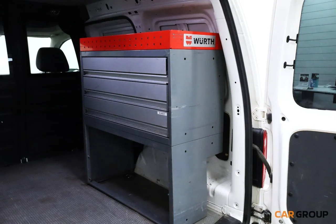 Vehicle image 18