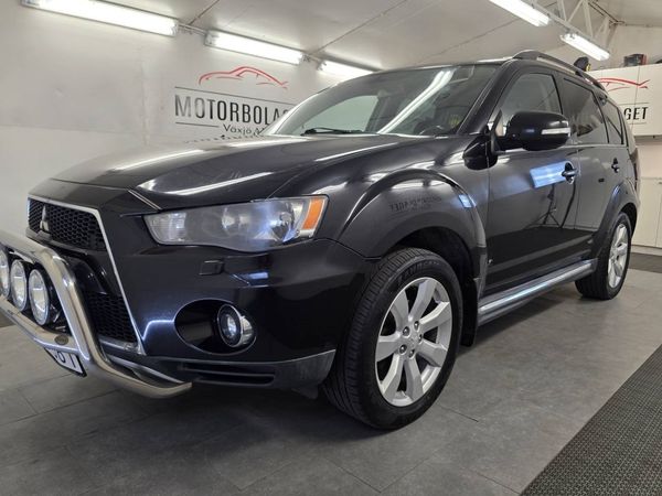 Mitsubishi Outlander Outlander AWD Automat *2011 Skinn* Atraktor - 