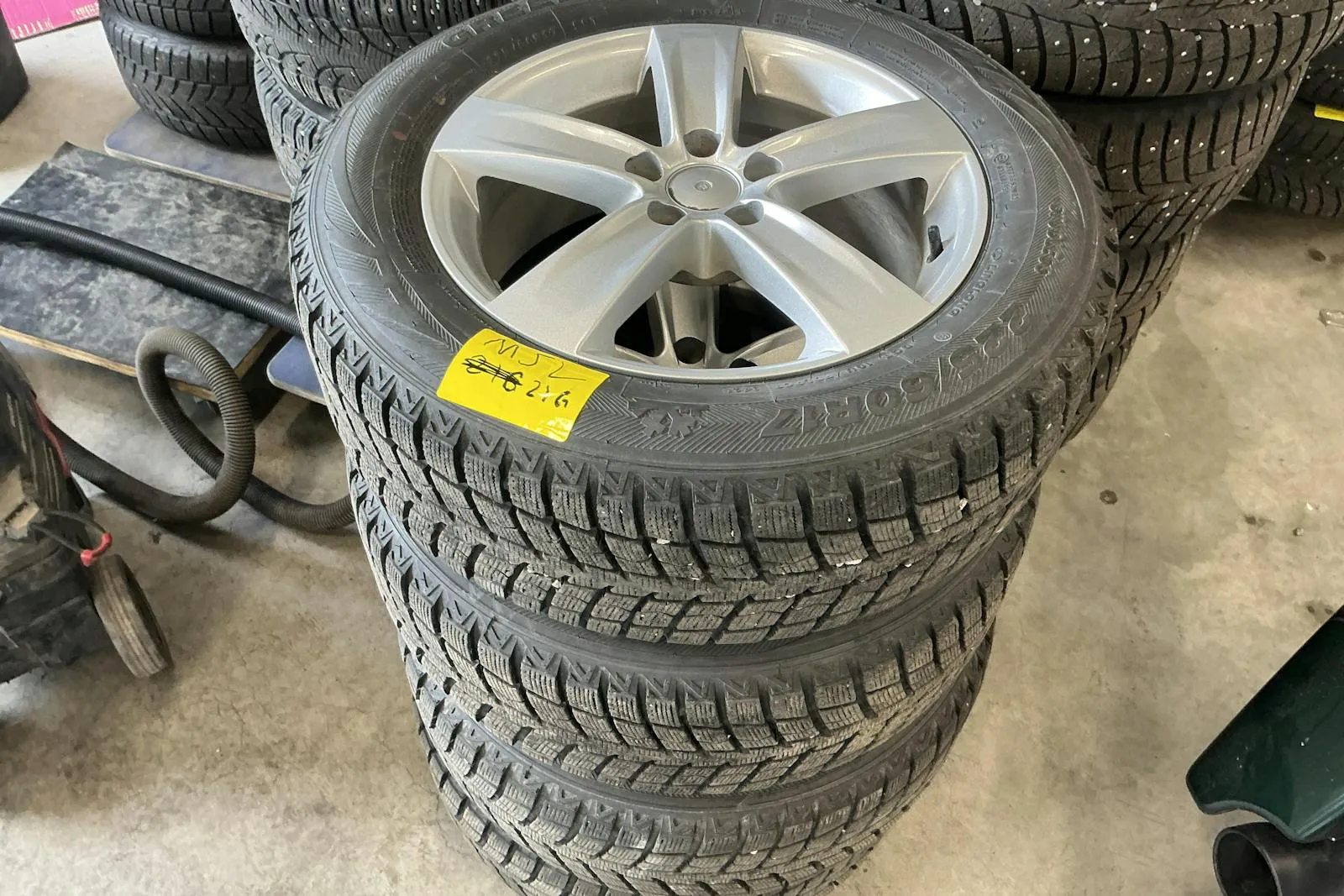 Vehicle image 13