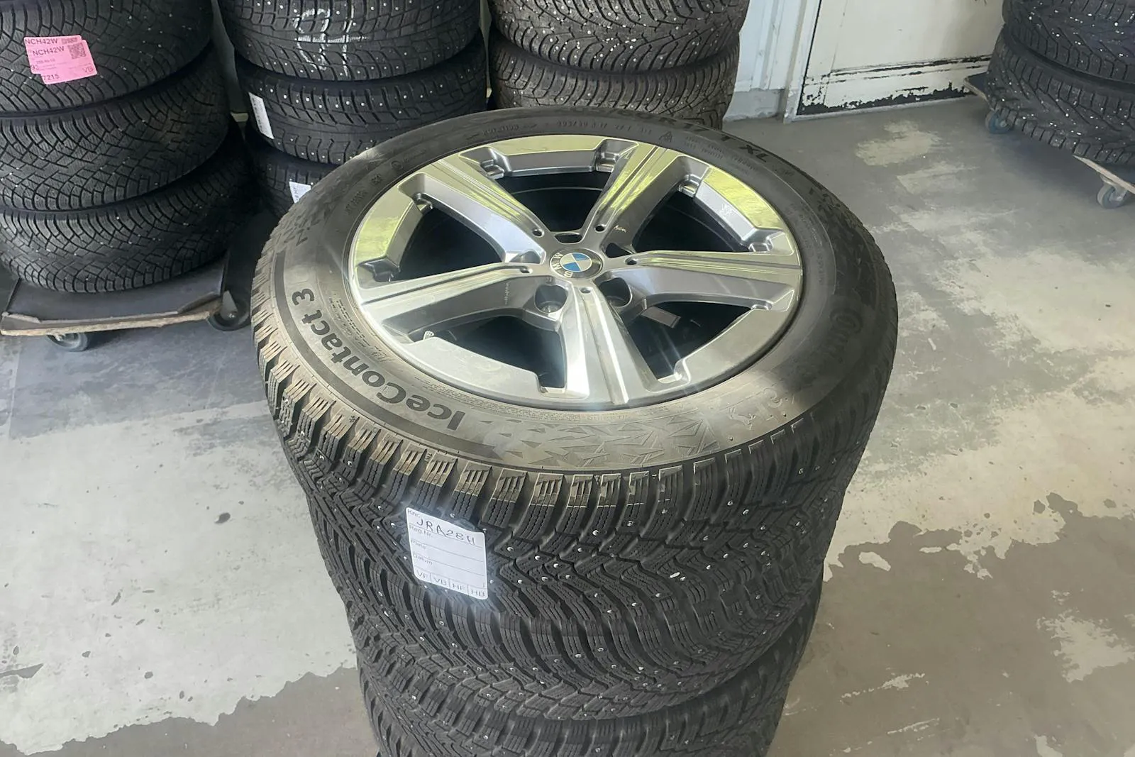 Vehicle image 13