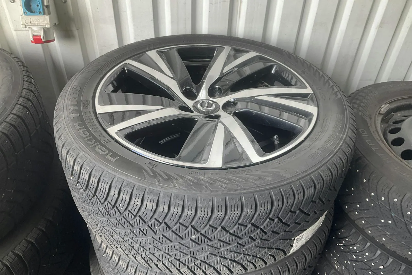 Vehicle image 20