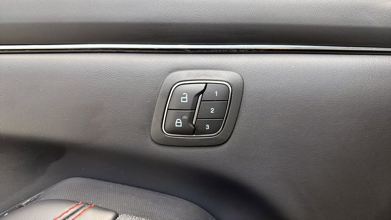 Ford Mustang Mach-E bild 17
