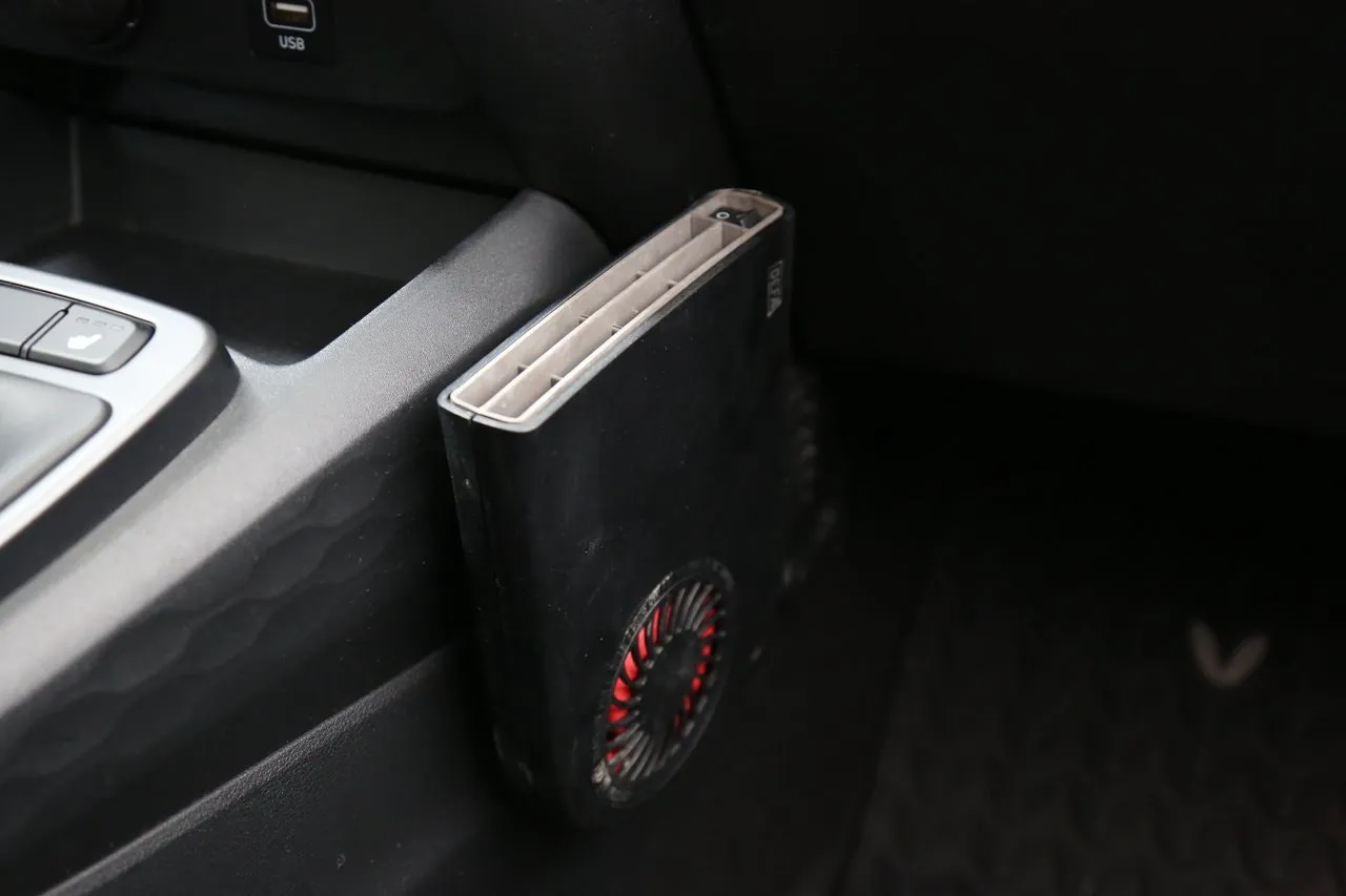 Vehicle image 21