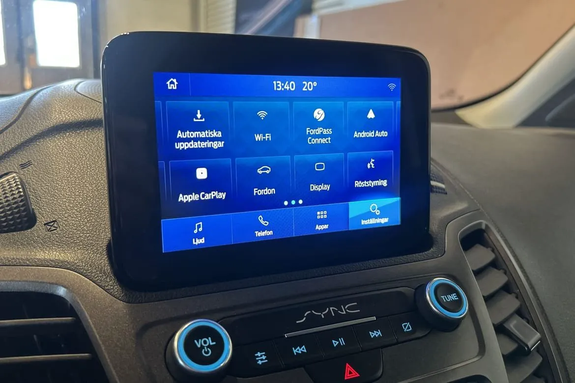 Vehicle image 18