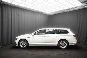Volkswagen Passat bild 10