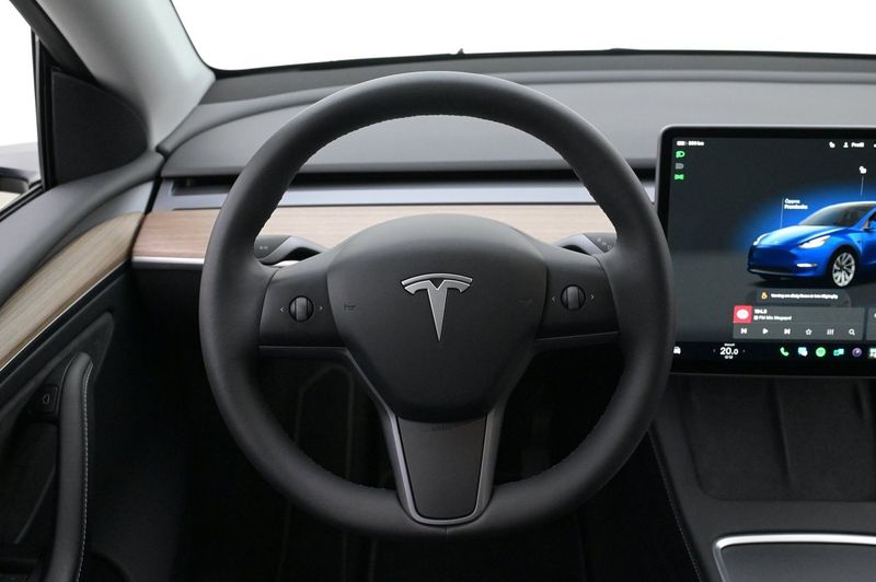 Tesla Model Y bild 7