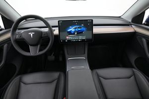 Tesla Model Y bild 6