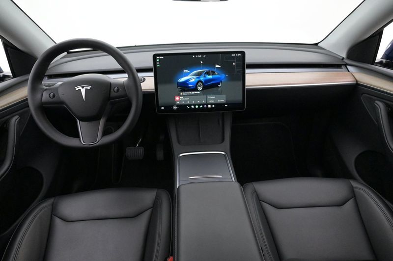 Tesla Model Y bild 6