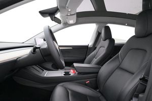 Tesla Model Y bild 8