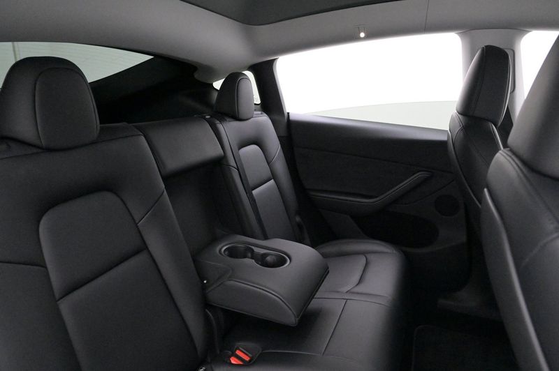 Tesla Model Y bild 20