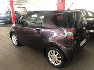 Toyota iQ bild 2