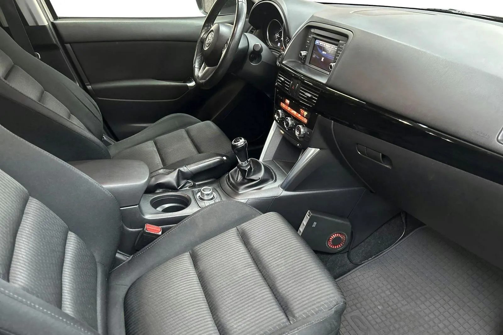 Vehicle image 6