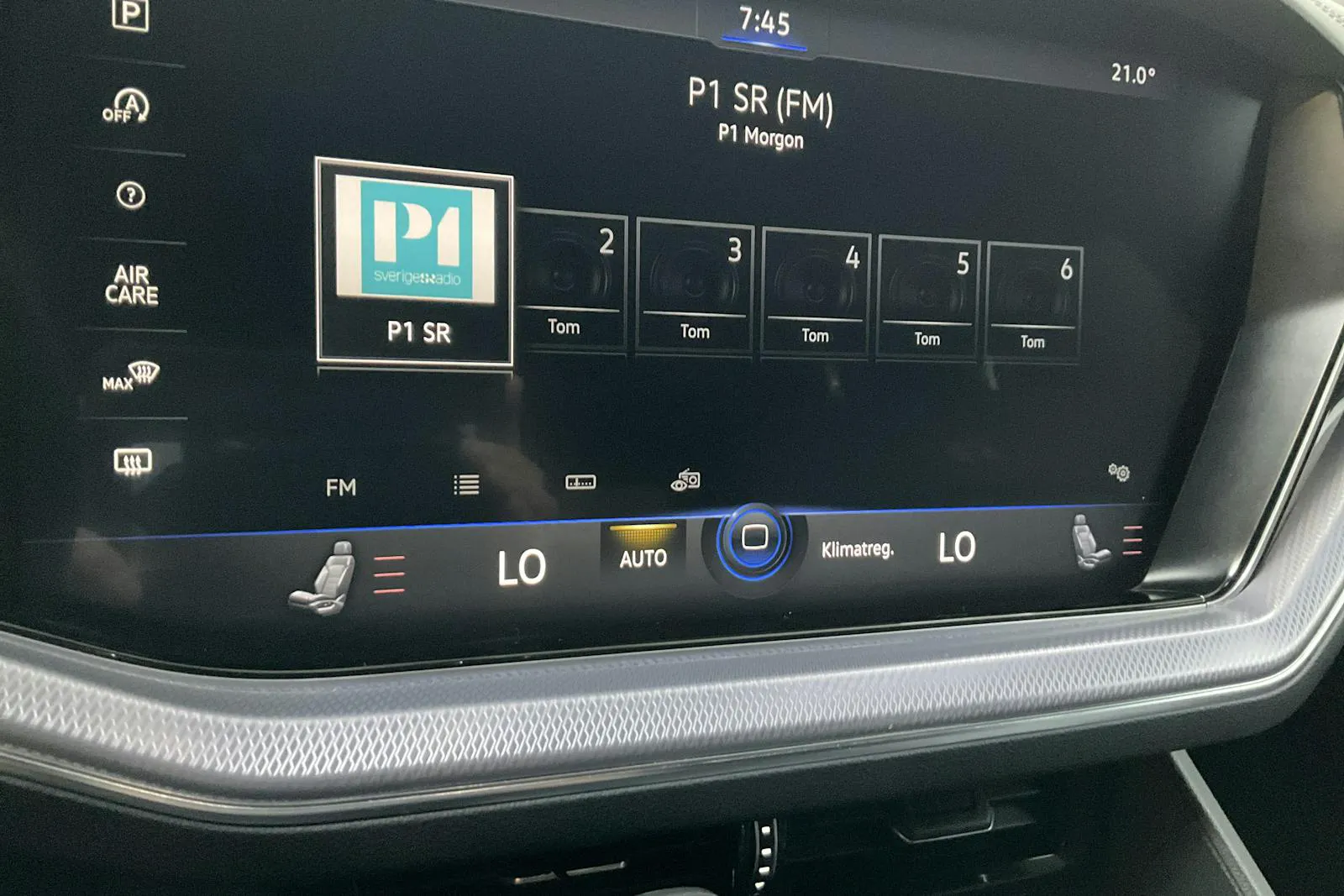 Vehicle image 14