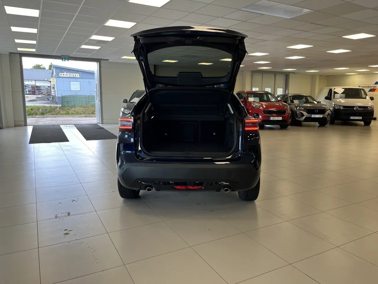 Vehicle image 13