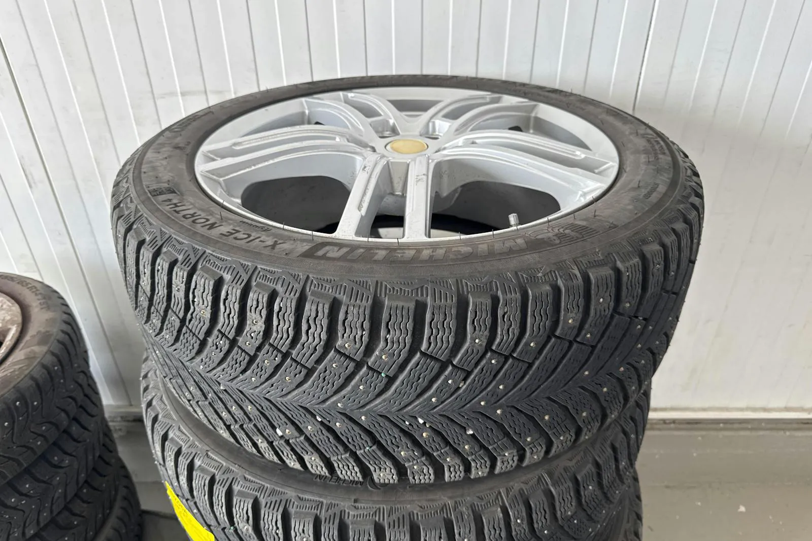 Vehicle image 22