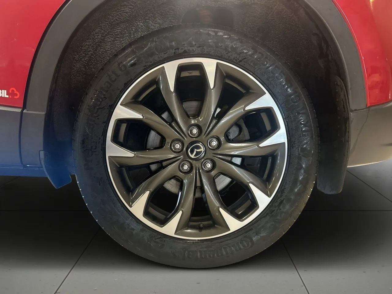 Vehicle image 13