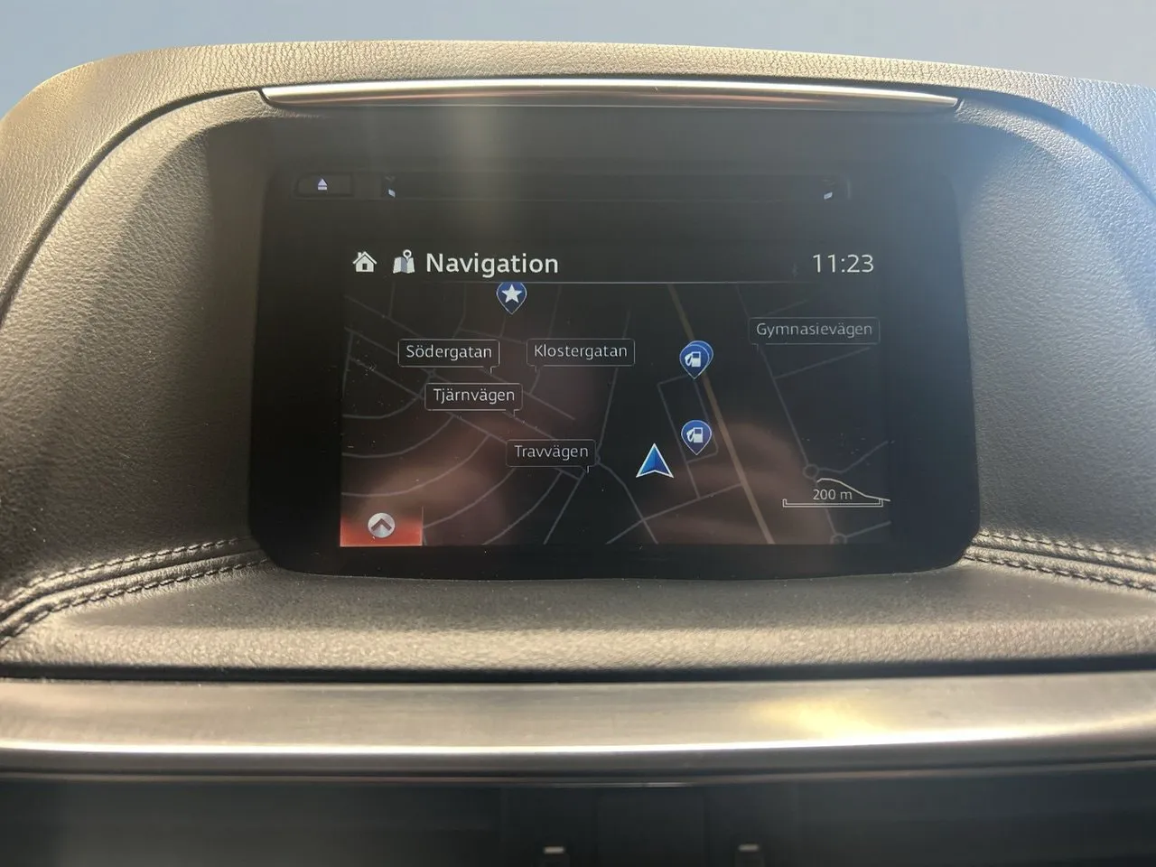 Vehicle image 14