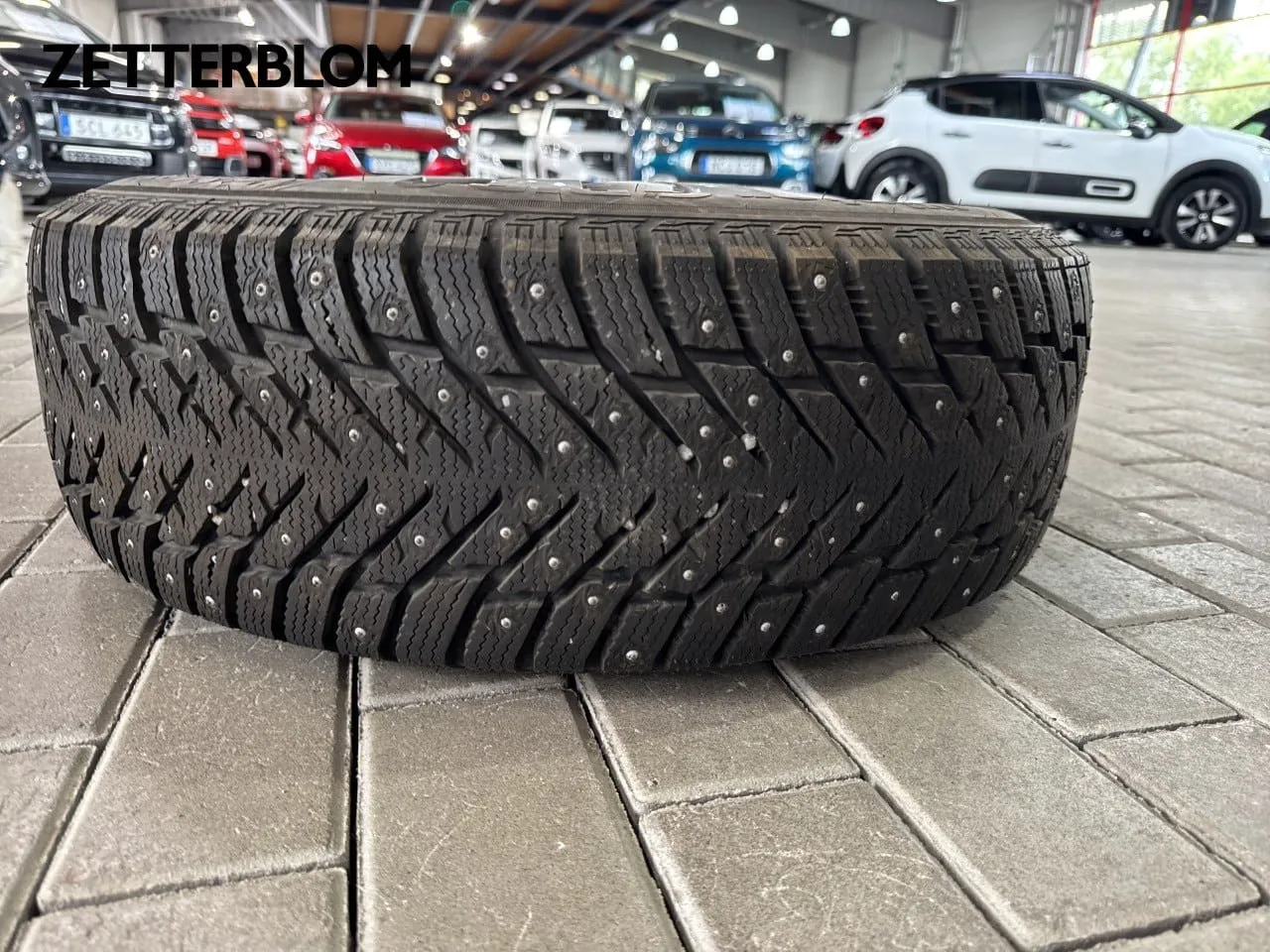 Vehicle image 15