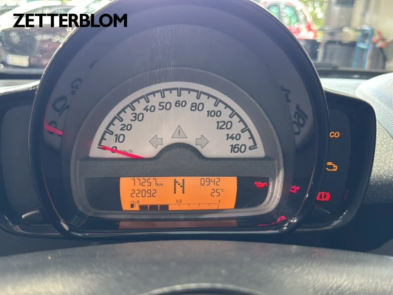 Vehicle image 10