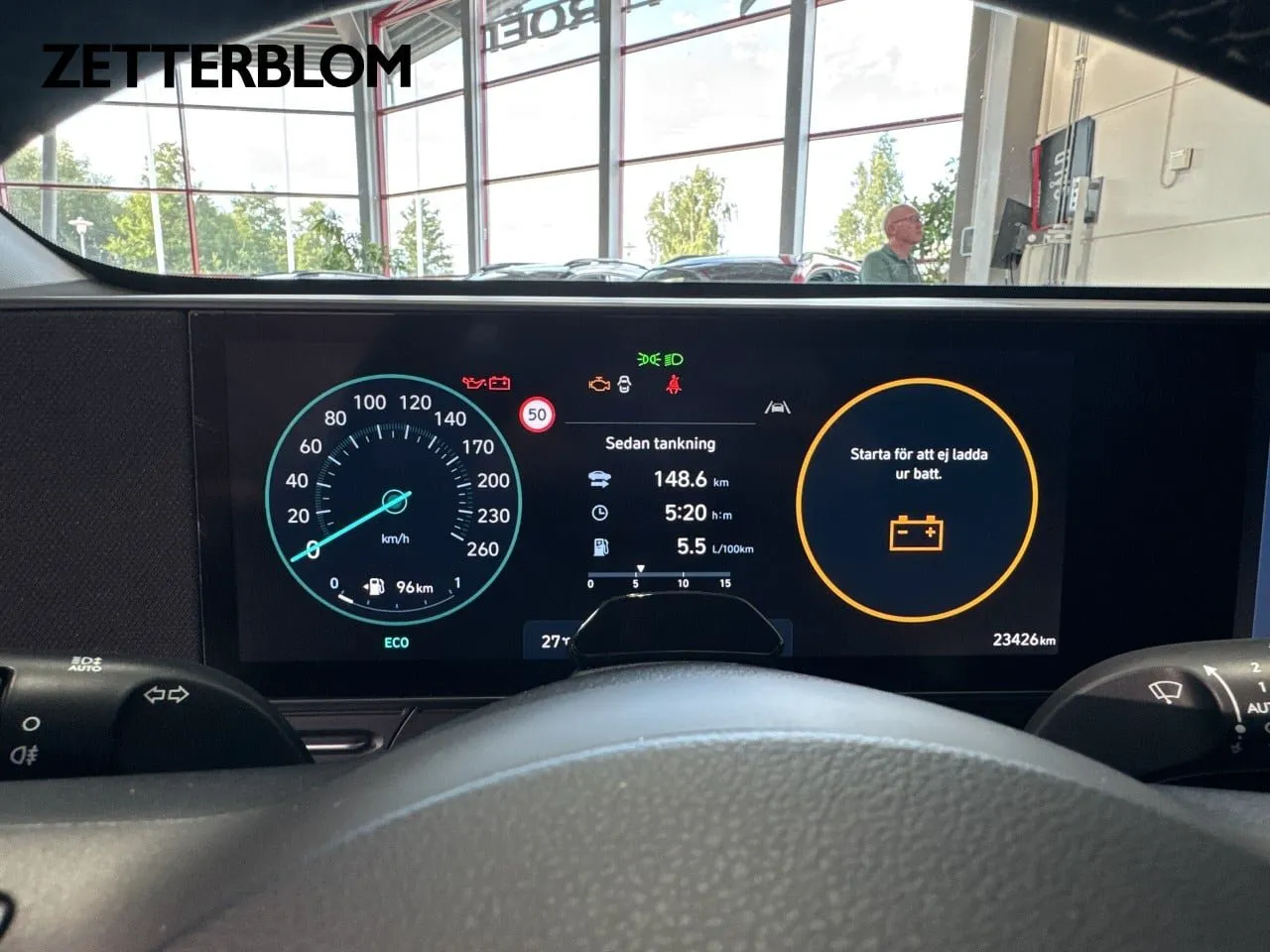 Vehicle image 10