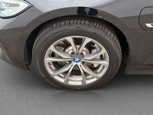 BMW 330 bild 36