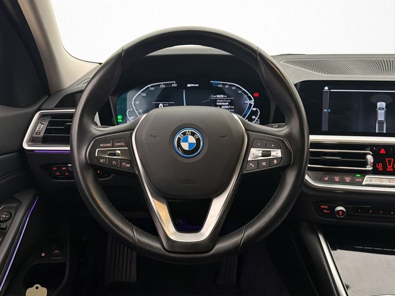 BMW 330 bild 13