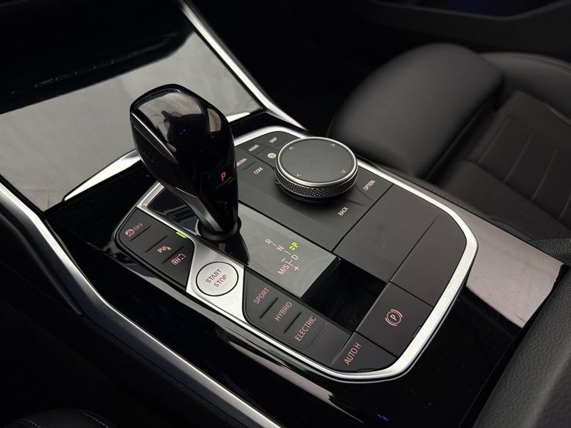 BMW 330 bild 18