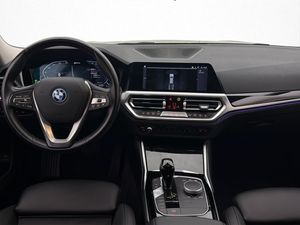 BMW 330 bild 12
