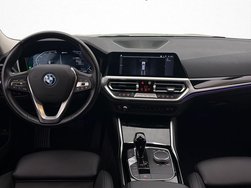 BMW 330 bild 12