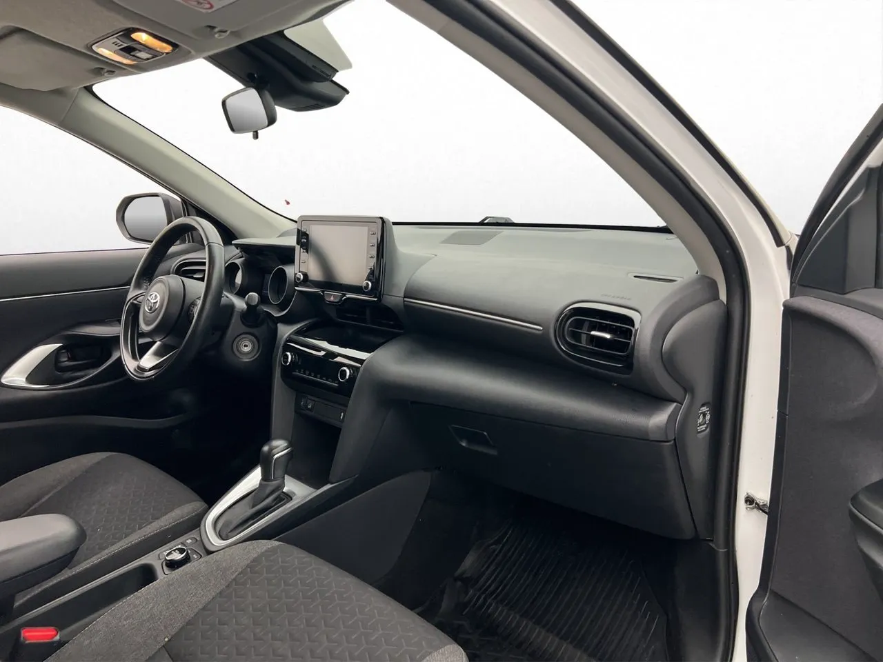 Vehicle image 14