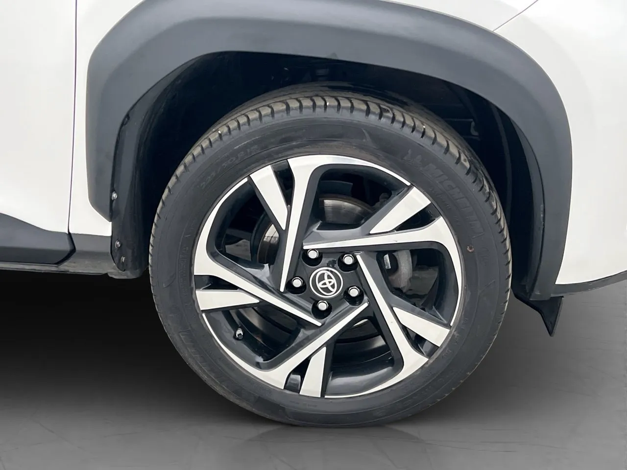 Vehicle image 30