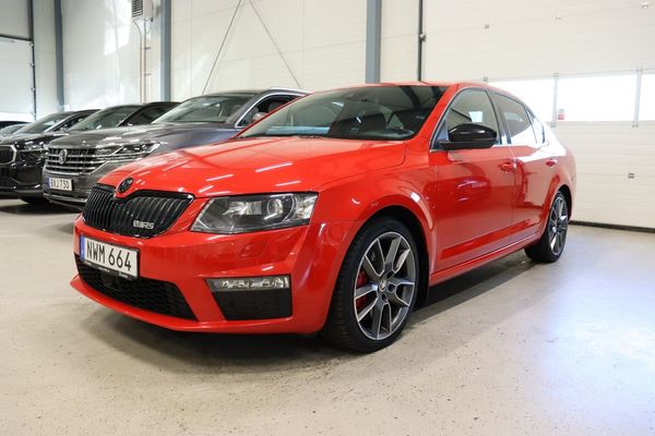 Skoda Octavia RS 2.0 TSI P-Sensorer Canton Alcantara Adaptfarth 220hk - 2016