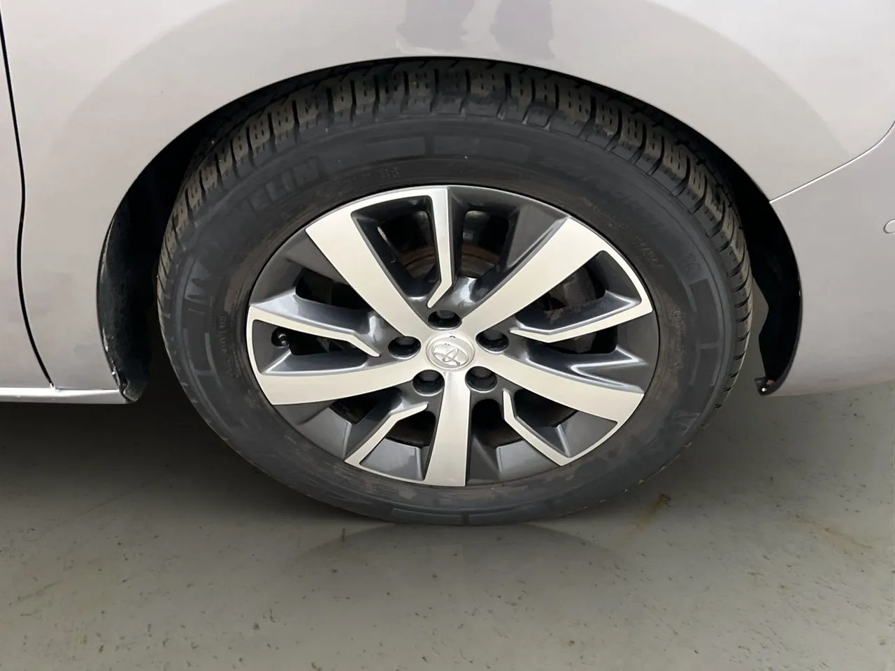 Vehicle image 36