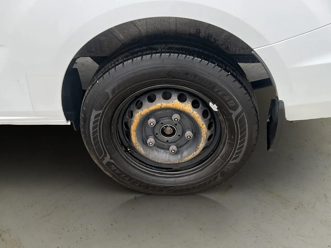 Vehicle image 26