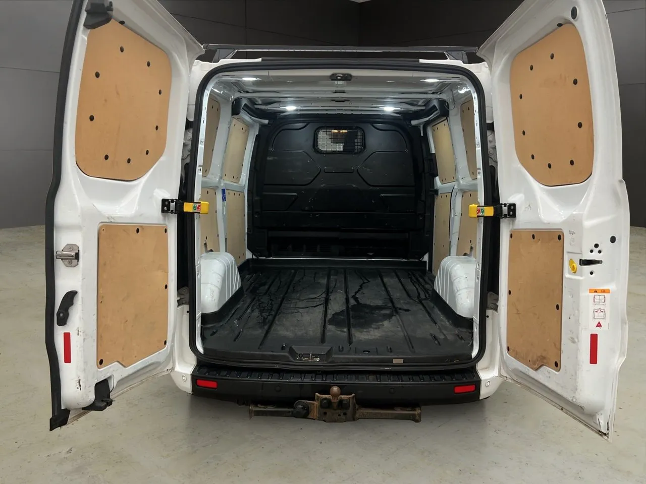 Vehicle image 11