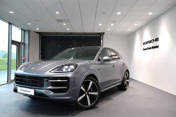 Porsche Cayenne E-Hybrid Coupé Black Edition / Leasbar - 2026