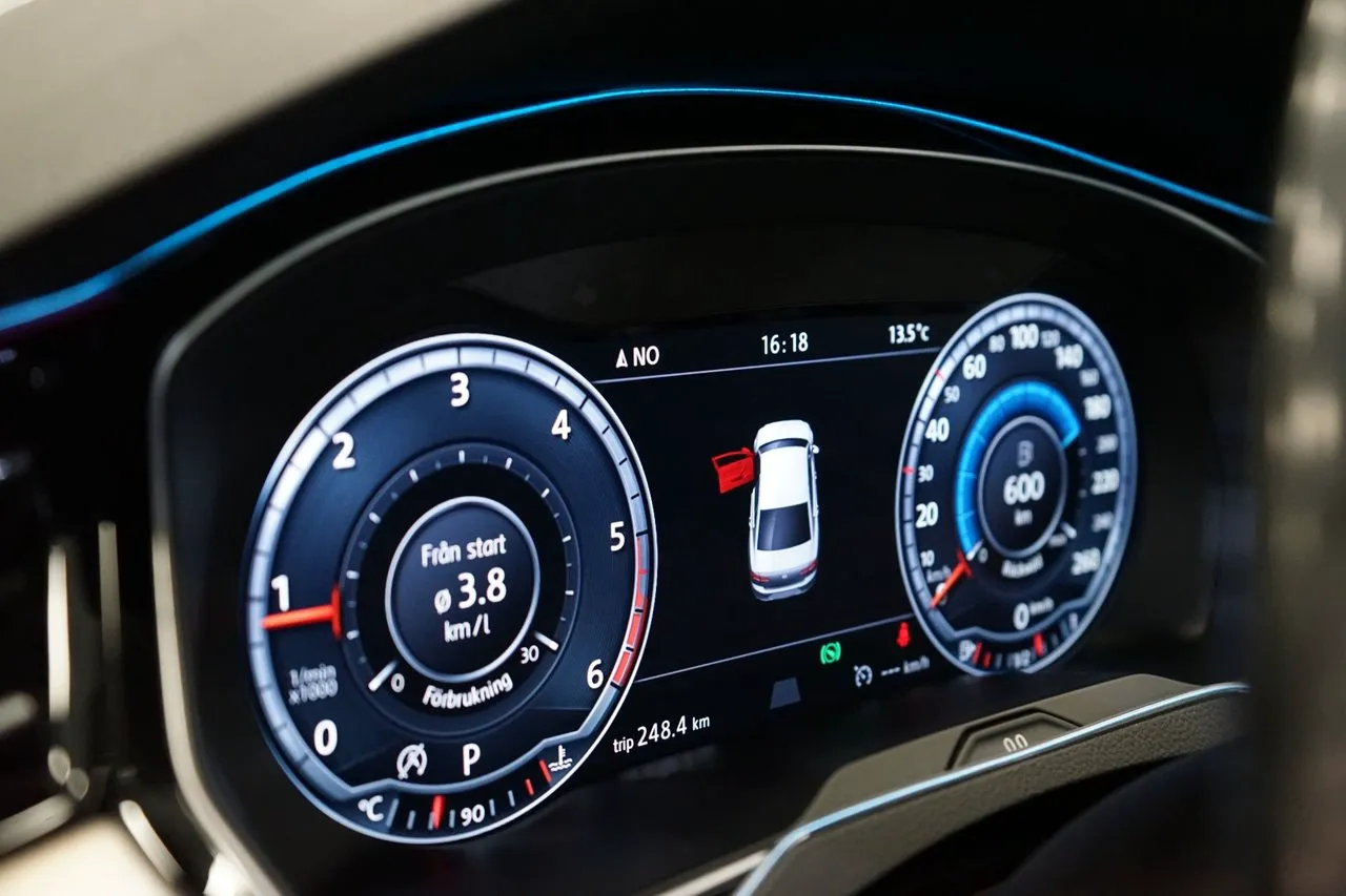 Vehicle image 6