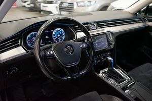 Volkswagen Passat bild 10