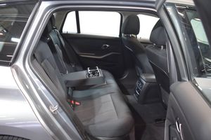 BMW 320 bild 13