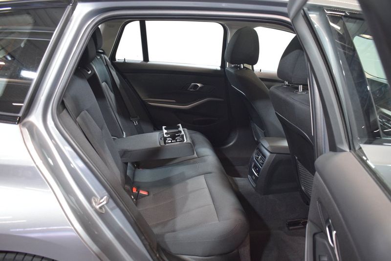 BMW 320 bild 13