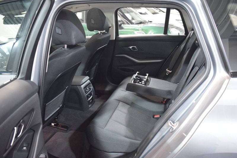 BMW 320 bild 14
