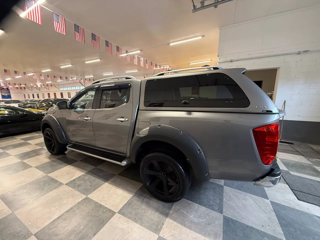 Vehicle image 7