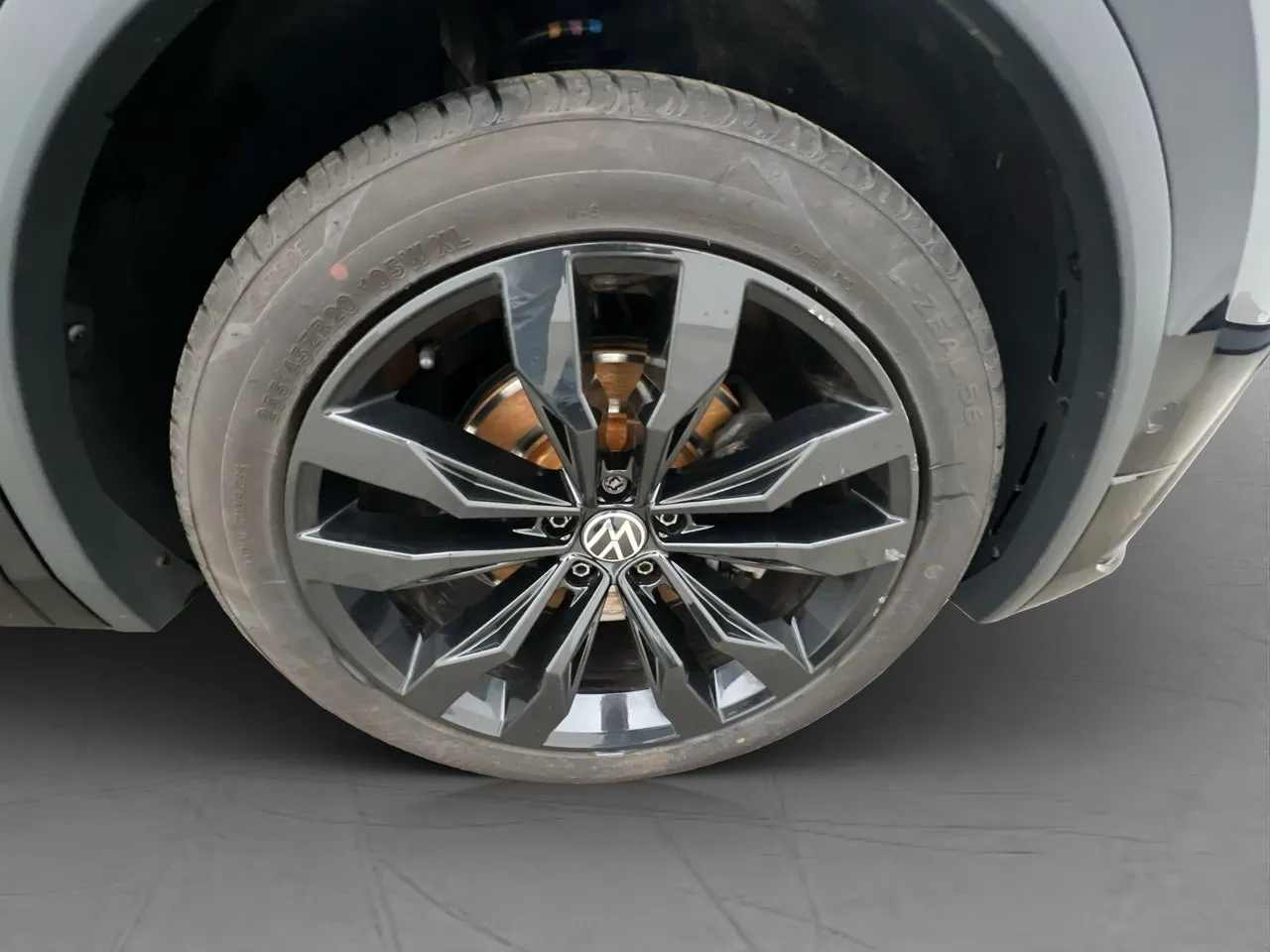 Vehicle image 32