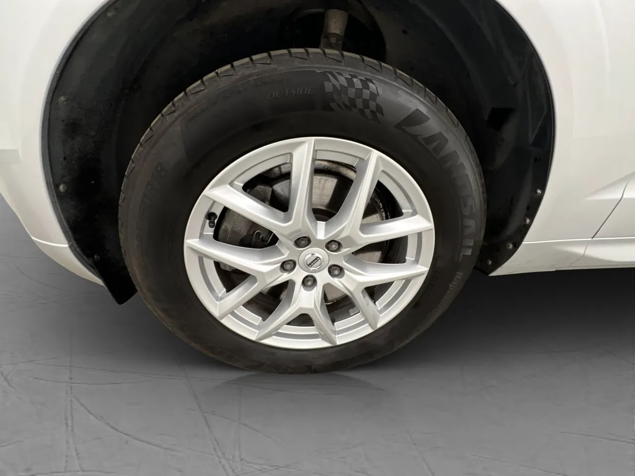 Vehicle image 32