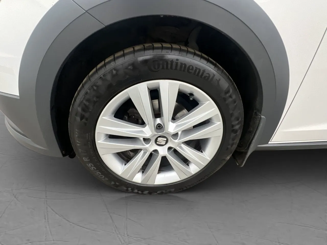 Vehicle image 22