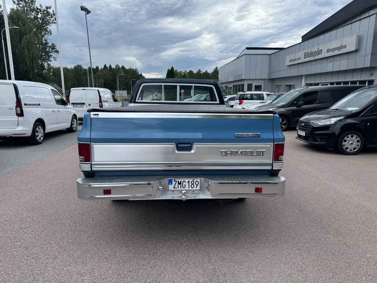 Vehicle image 4