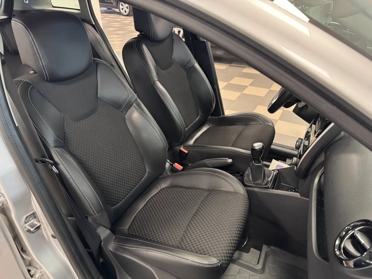 Vehicle image 14