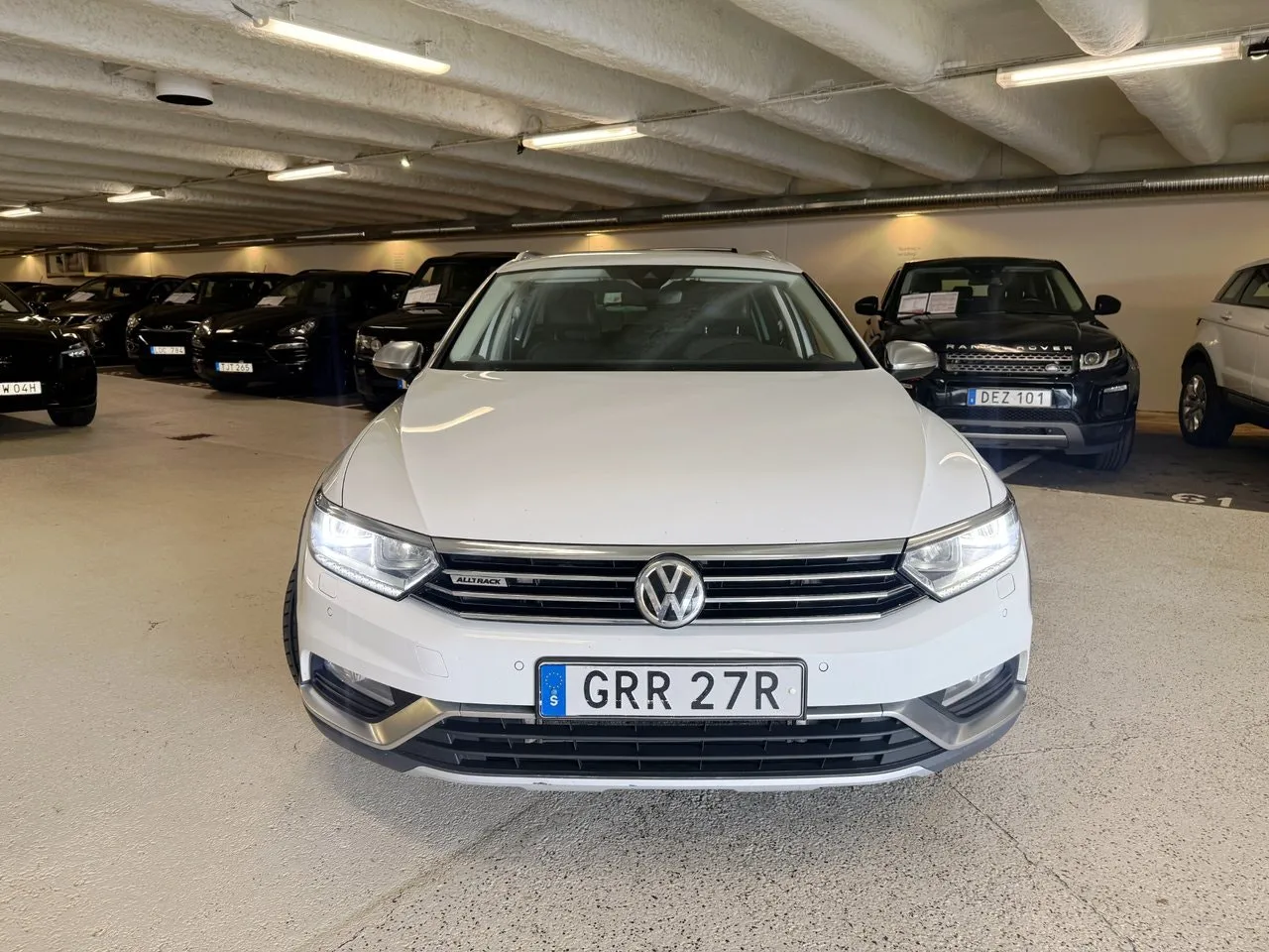 Vehicle image 6