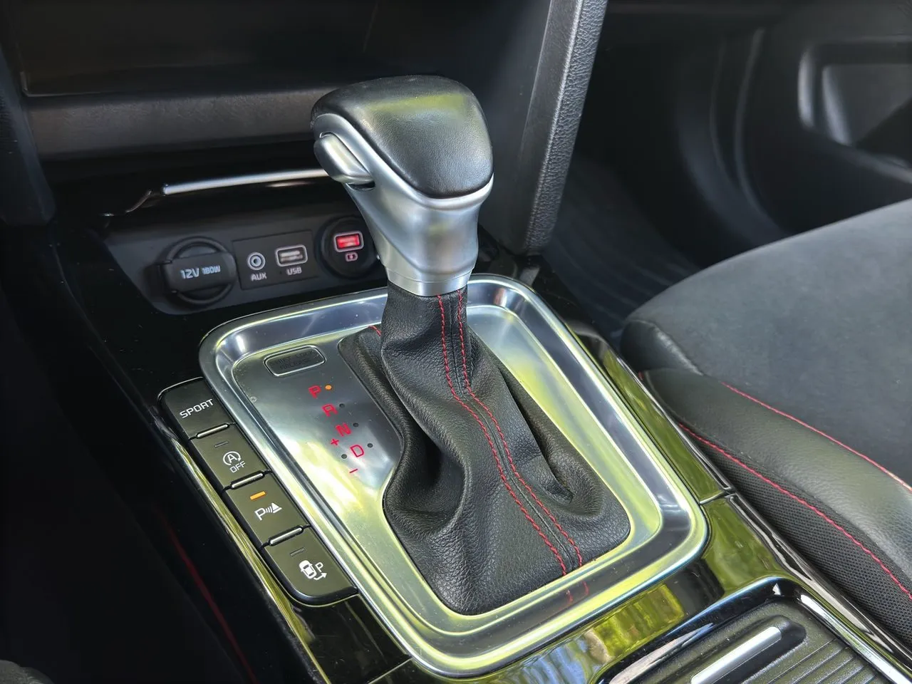 Vehicle image 16